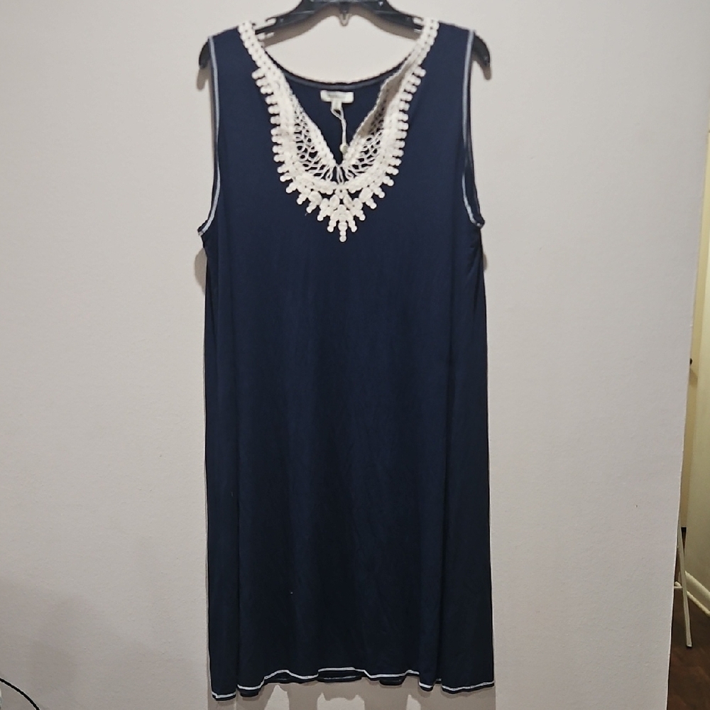 Max Studio Embroidered Crochet V-Neck Sleeveless Navy dress size 1X